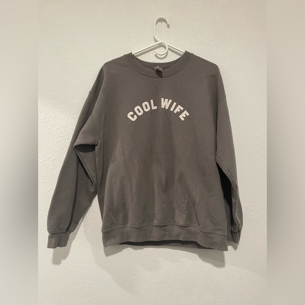 Gray 'Cool Wife' Sweatshirt Size Large